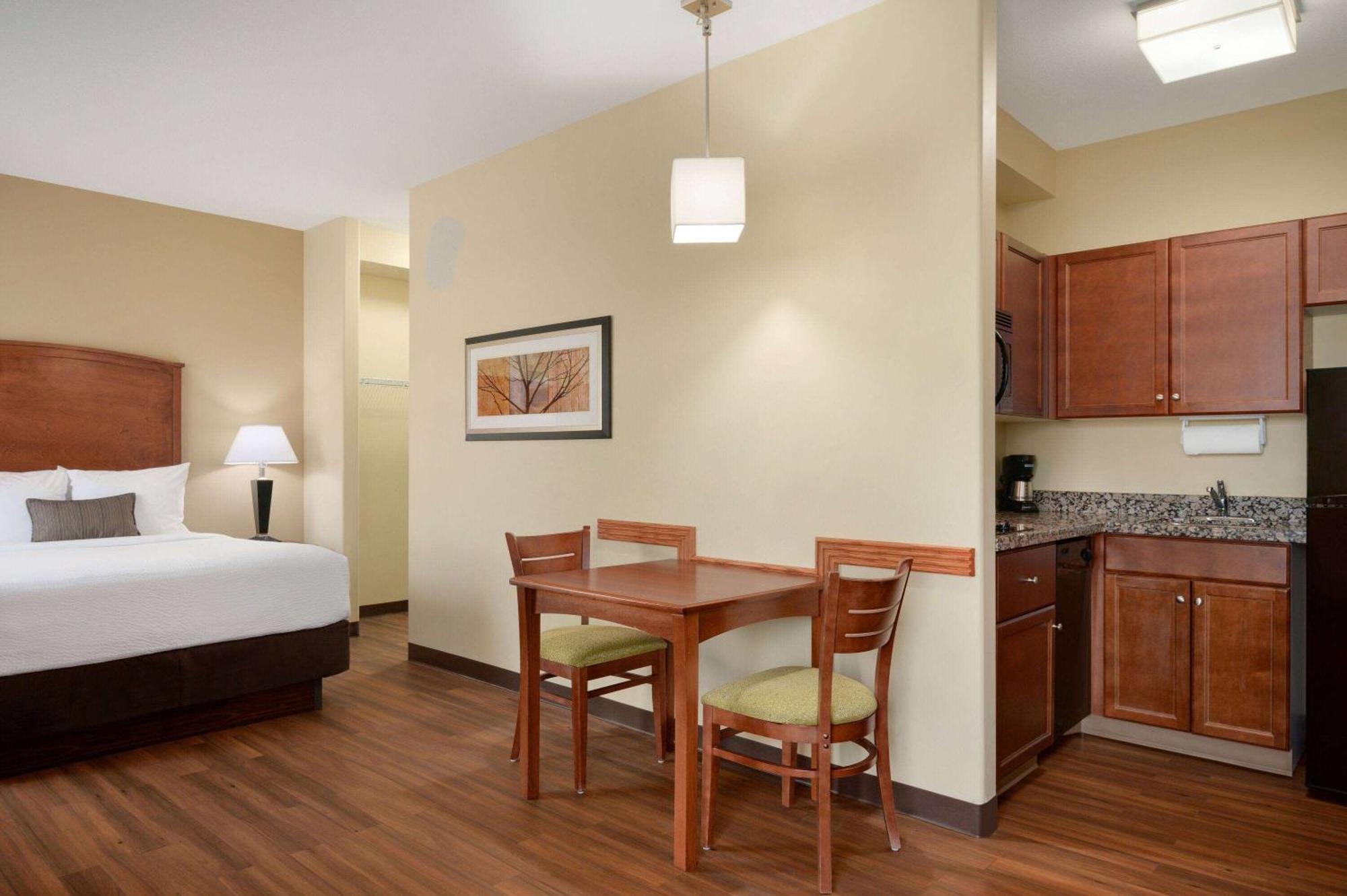 Days Inn & Suites By Wyndham Sherwood Park Edmonton Zewnętrze zdjęcie