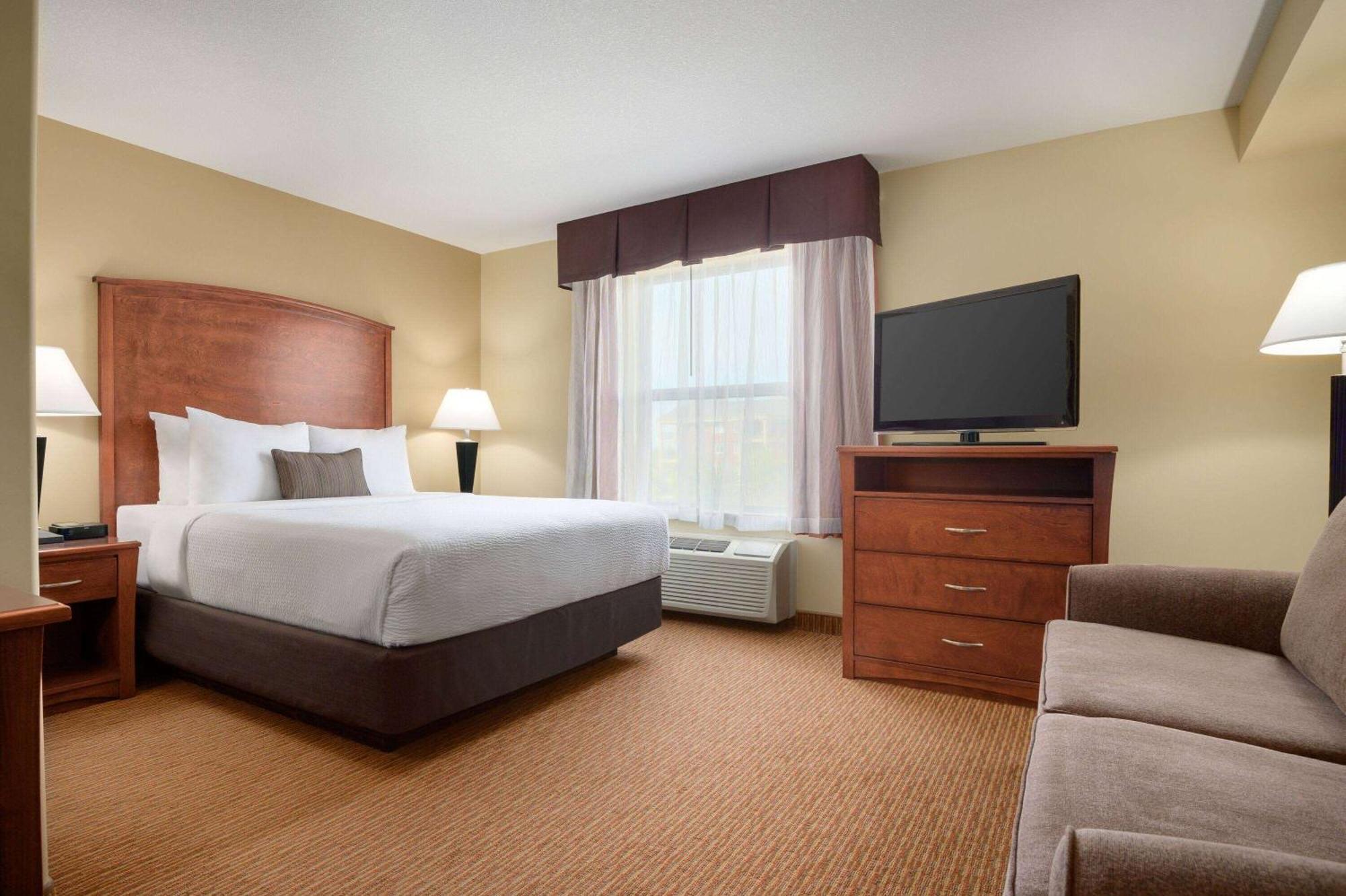 Days Inn & Suites By Wyndham Sherwood Park Edmonton Zewnętrze zdjęcie