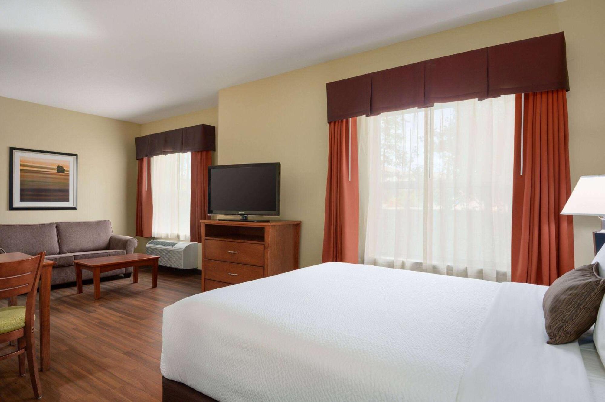 Days Inn & Suites By Wyndham Sherwood Park Edmonton Zewnętrze zdjęcie