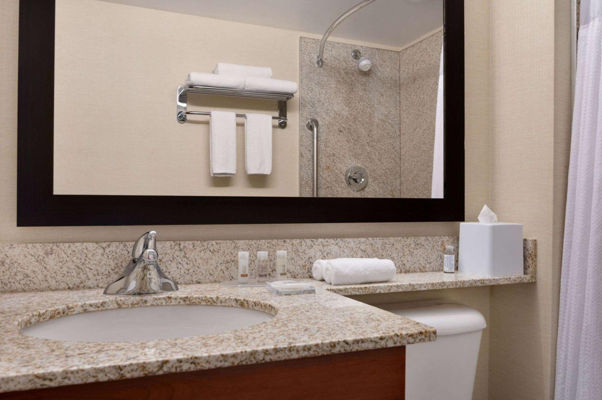 Days Inn & Suites By Wyndham Sherwood Park Edmonton Zewnętrze zdjęcie